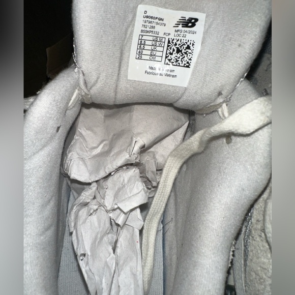 New Balance 9060 - Picture 6 of 9